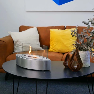 Kurvet biopejs med glas